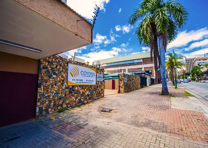 Coyotes Hotel & Conference Centre