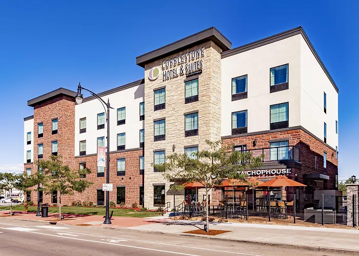 Cobblestone Hotel & Suites