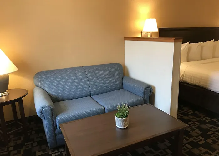Morningglory Inn & Suites