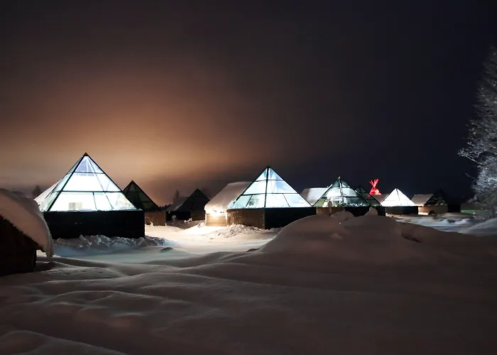 Aurora Pyramid Glass Igloos