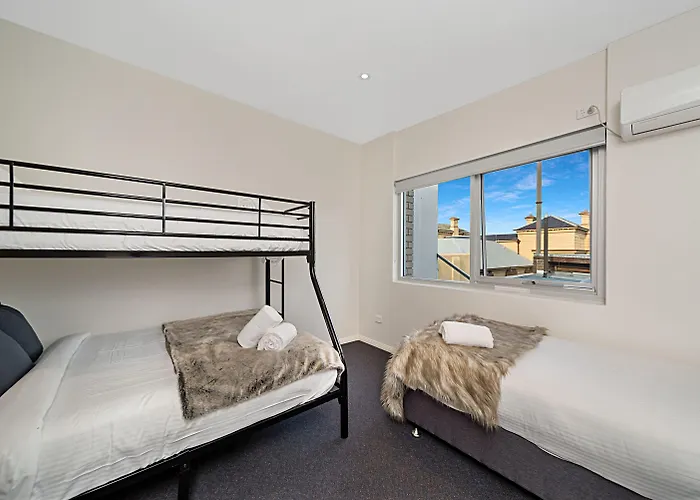 Carlton Suites