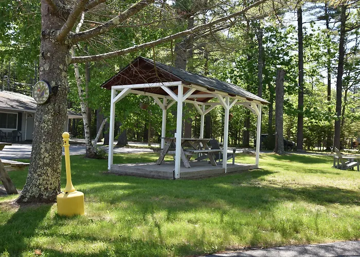 Acadia Pines Motel
