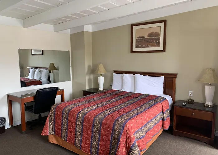 Ventura Beach House Motel