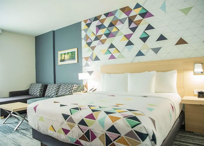 La Quinta Inn & Suites By Wyndham Lake City