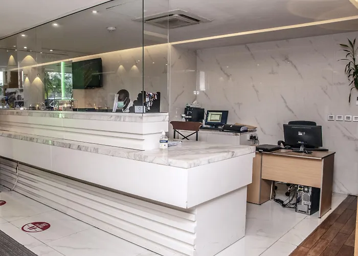 Maroko Bayshore Suites