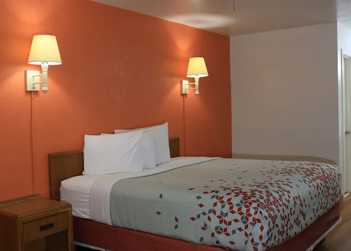 Heritage Inn & Suites