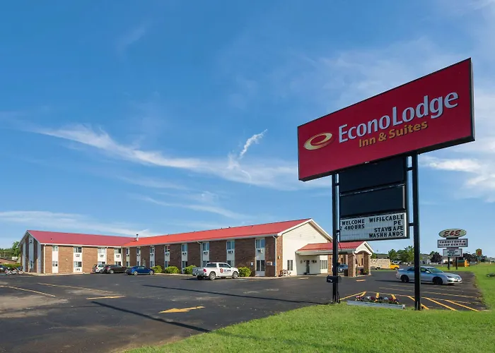 Econo Lodge Inn & Suites Escanaba North