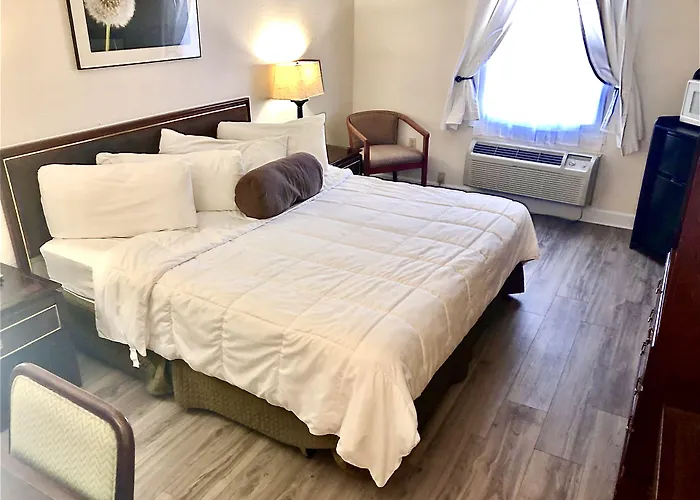 Bicentennial Inn