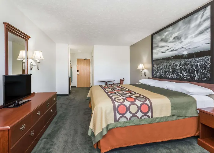Super 8 By Wyndham Alma