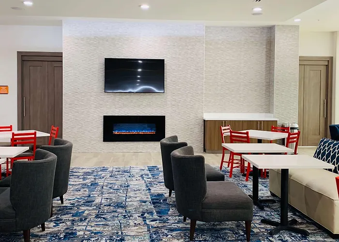La Quinta Inn & Suites By Wyndham - Red Oak Tx Ih-35E