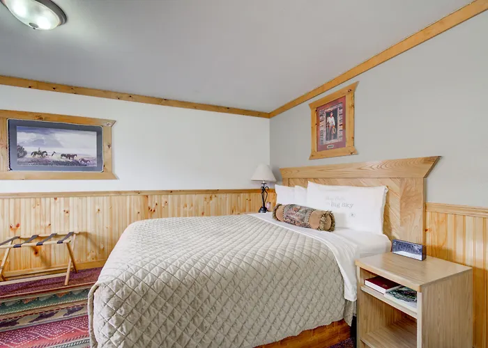 Livingston Inn - Historic