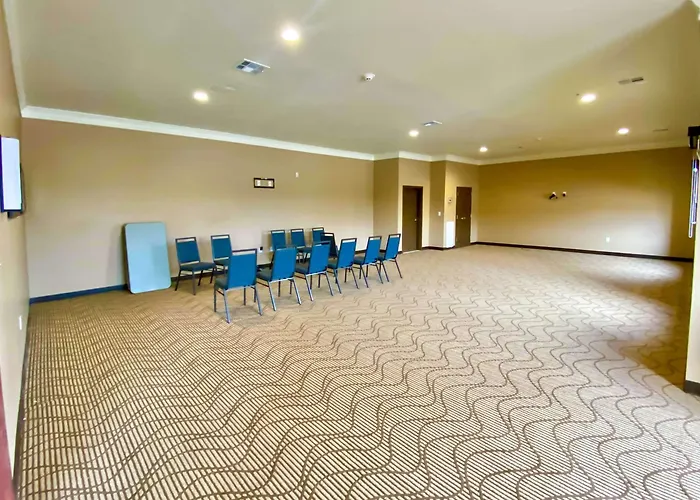 Comfort Inn & Suites Harrah