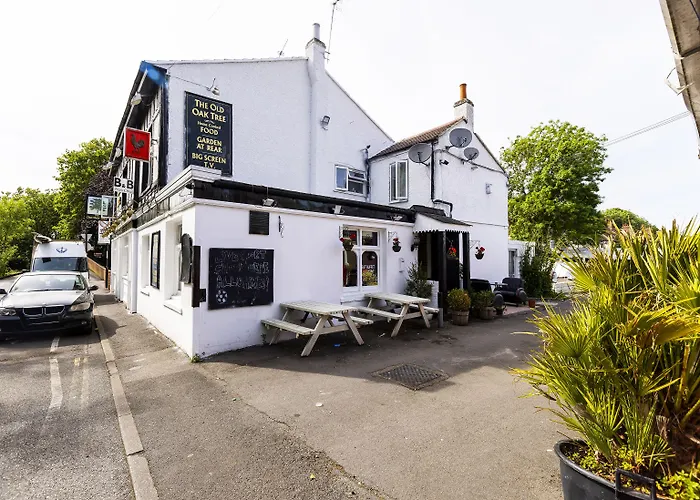 Old Oak Tree Inn