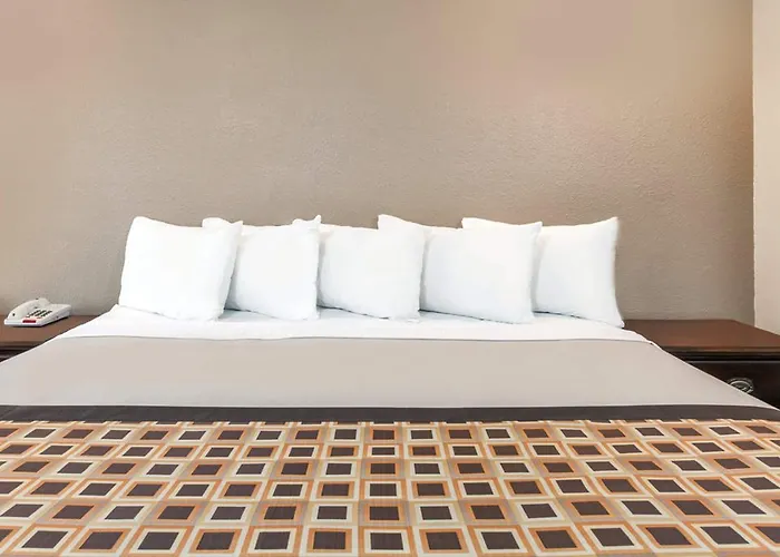 Deluxe Inn Denton