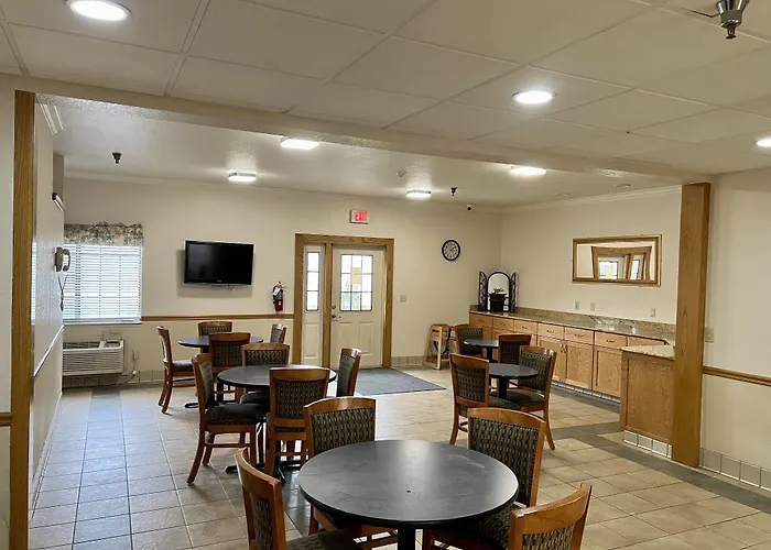 Express Inn & Suites
