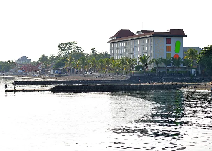 Grand Singaraja Beach Hotel