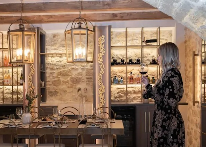 Inotropes Boutique Suites - Adults Only
