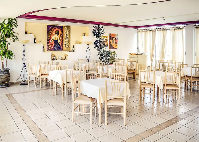 Alexandros Hotel