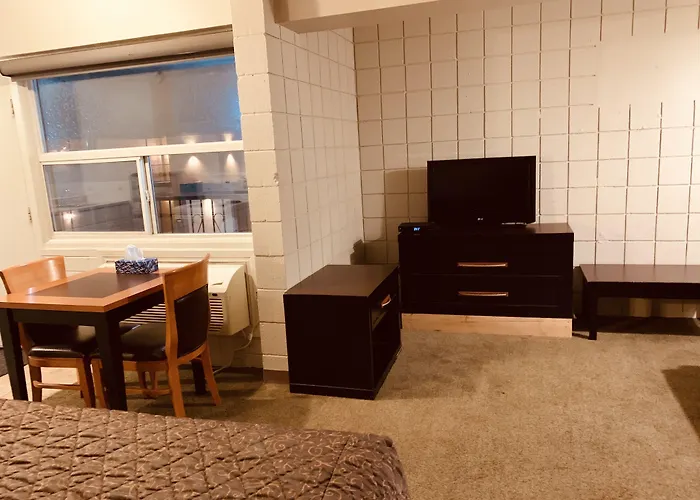 Red Carpet Inn & Suites