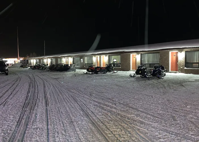 Travelodge By Wyndham Cochrane Ontario