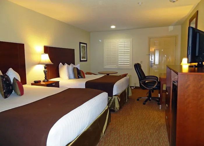 Kenedy Inn And Suites