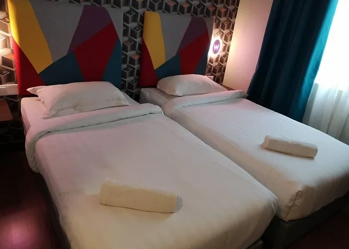 W Hotel Cemerlang