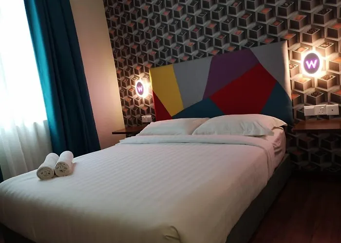 W Hotel Cemerlang