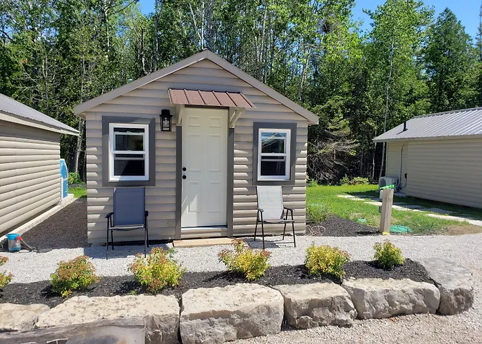 Adventure The Bruce Inn - Recently Renovated With Outdoor Hot Tub