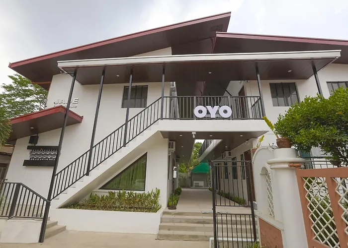 Oyo 736 Jade Apartelle