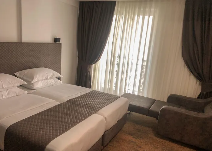 Qama Hotel