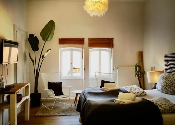 Art Hotel & Hostel