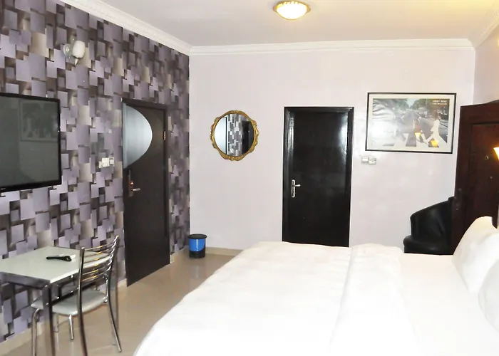 Triple Tee Hotel