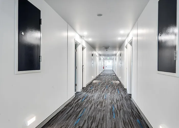 Thornton Executive Hotel