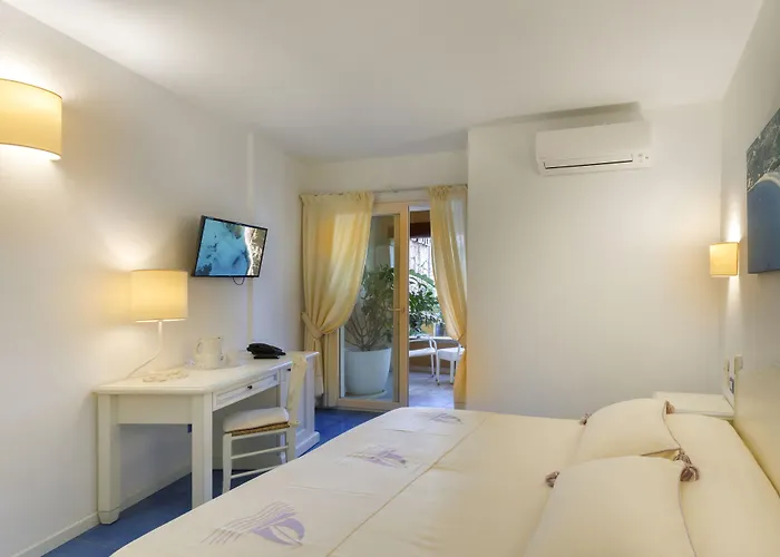 Janas Hotel