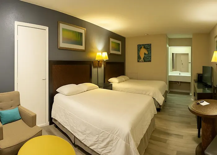 Courtland Inn By Townhouse Franklin Va Us 58