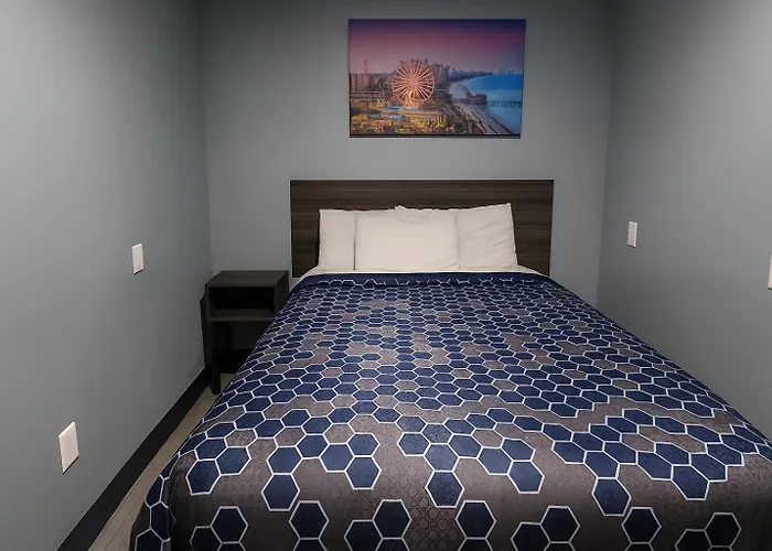 Hillsboro Inn & Suites
