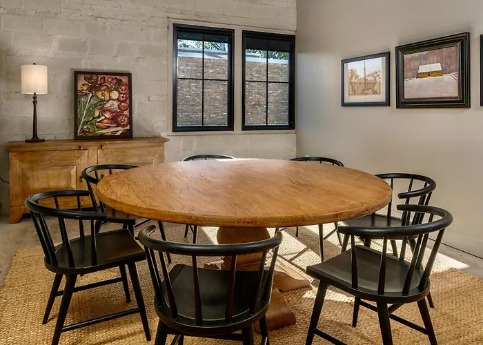 Meeting House Boutique Hotel