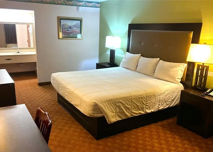 Victorian Inn By Oyo Whitesboro Us Hwy 82