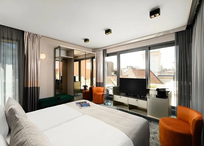 Emerald Hotel By Continental Group