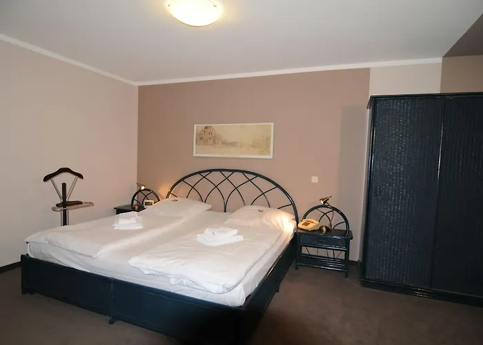 City Hotel