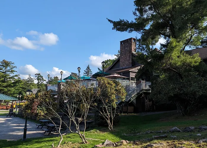 The Lodge Luxury Resort At Lake Harmony