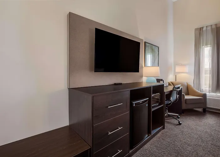 La Quinta Inn & Suites By Wyndham Sulphur Lake Charles