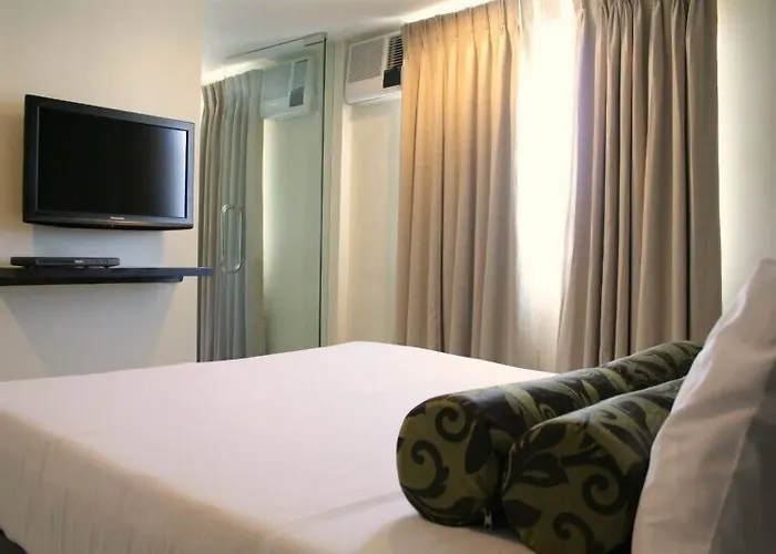 Green Glass Hotel