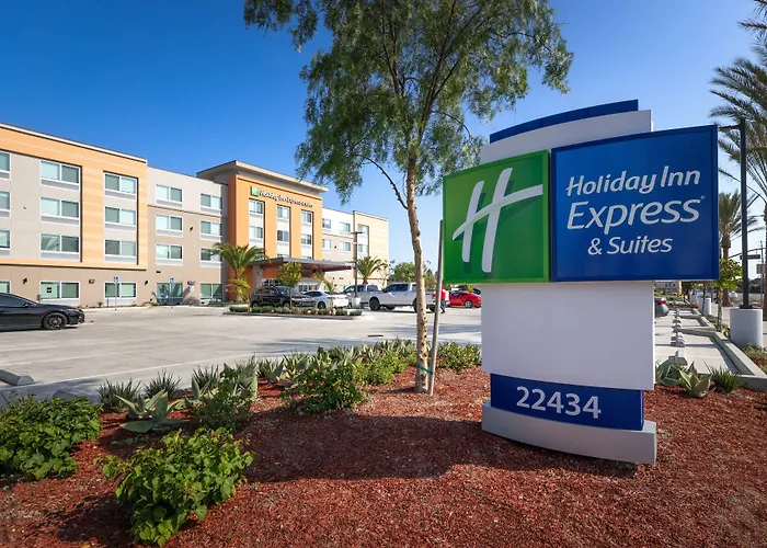 Holiday Inn Express & Suites Hawaiian Gardens By Ihg