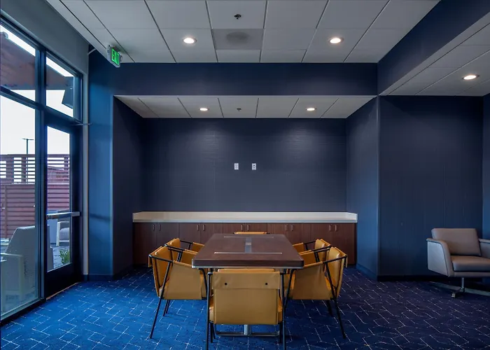 Courtyard By Marriott Conway