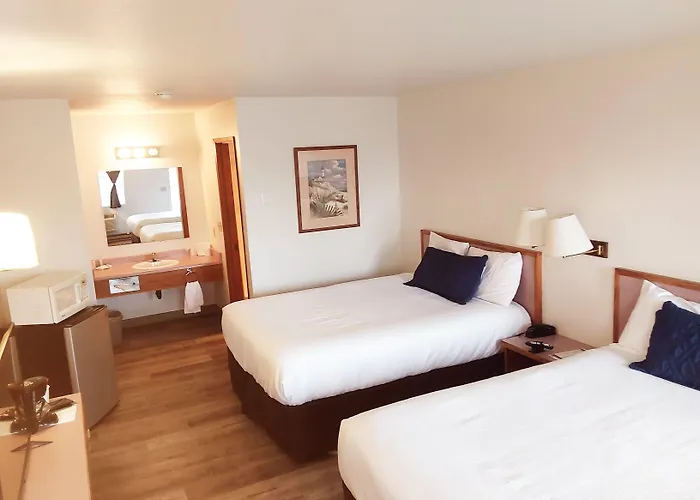 Harbor Inn