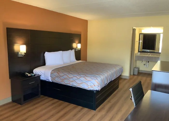 Days Inn By Wyndham Troy Il