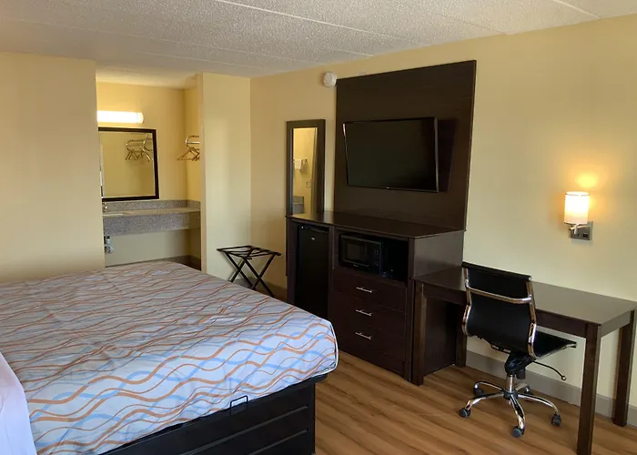 Days Inn By Wyndham Troy Il