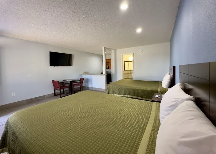 Razorback Inn