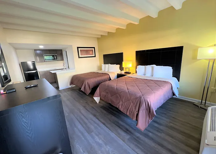 James River Inn & Suites